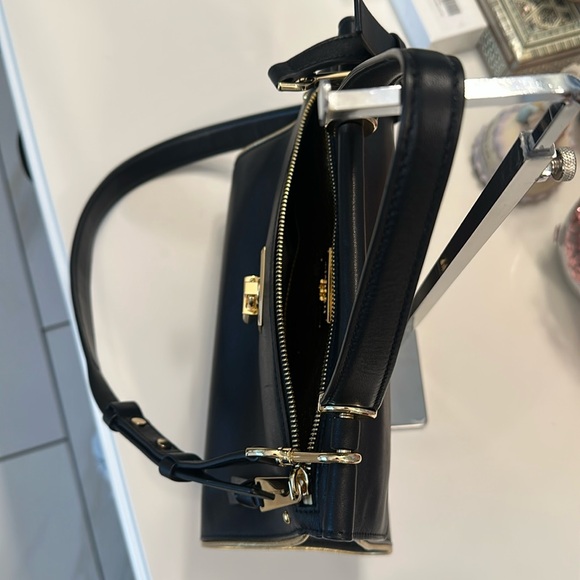 💥MK - Rare -Jasmine Medium Leather Satchel - - Picture 7 of 16